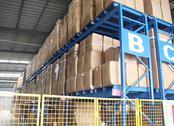 ковровые ступени лестницы