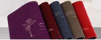 Вышитый коврик