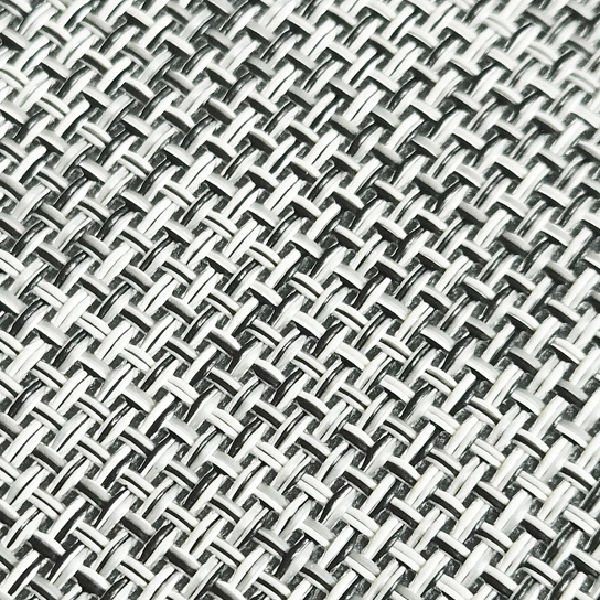 Напольный коврик Teslin для тяжелых условий эксплуатации: защищает пол и снижает шум в высокочастотных зонах.